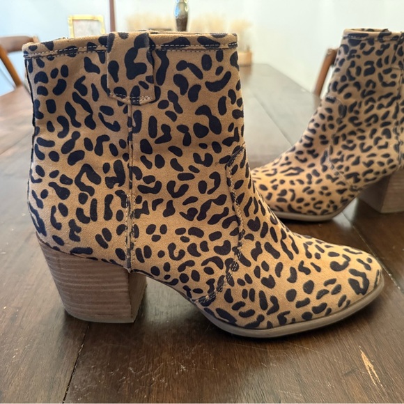 Carlos Leopard Print Ankle Boots 9.5 - Picture 3 of 12